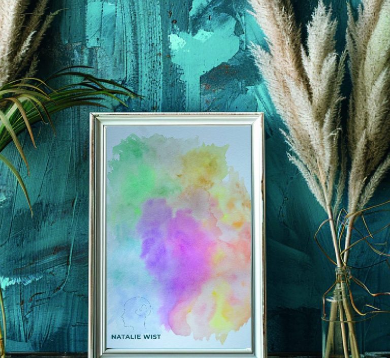 Psychotherapie Natalie Wist Bunte Aquarellmalerei in einem dekorativen Rahmen auf einer Holzwand.